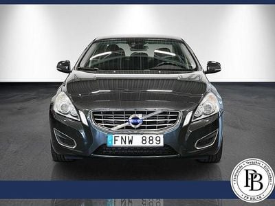 Grå Begagnad 2010 Volvo S60 Momentum Sedan | 124 900 kr (Marknadspris)