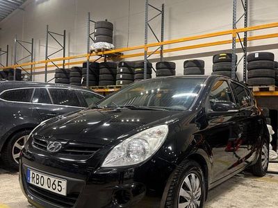 Solid svart Begagnad 2011 Hyundai i20 Halvkombi | 28 000 kr (Marknadspris)
