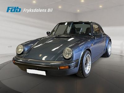 Mörkblå Begagnad 1982 Porsche 911SC Sportkupé | 795 000 kr