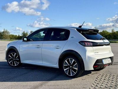 Peugeot e-208