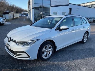 Grå Begagnad 2021 VW Golf VIII Kombi | 189 900 kr