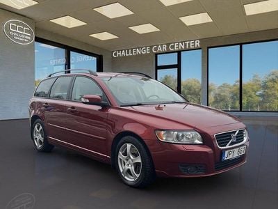 Begagnad Volvo V50 Momentum 136 HK (100 kW) 2009 Ljusröd Kombi