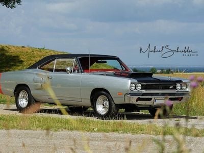 Begagnad Dodge Super Bee 332 HK (244 kW) 1969 Silver Sportkupé