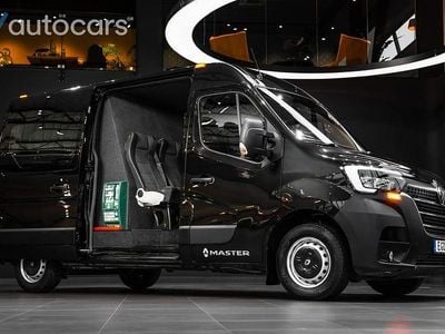 Svart Begagnad 2020 Renault Master Van | 448 750 kr
