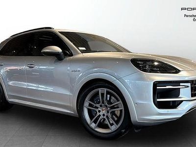Silver Begagnad 2025 Porsche Cayenne SUV | 1 155 000 kr (Bra pris)