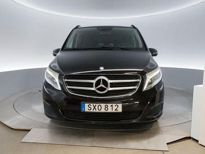 Mercedes V220