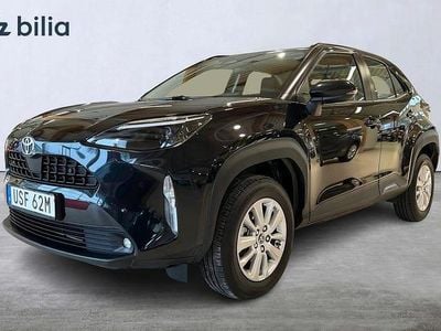 Svart Begagnad 2024 Toyota Yaris Hybrid Active | 269 900 kr (Marknadspris)