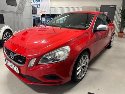 Begagnad Volvo S60 R-Design 215 HK (158 kW) 2012 Röd Sedan