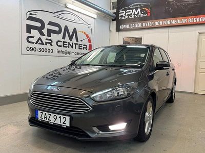 Grå Begagnad 2017 Ford Focus Titanium Kombi | 149 900 kr (Marknadspris)