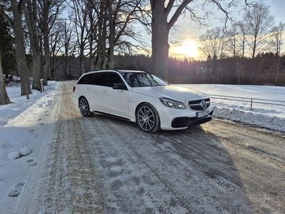 Begagnad Mercedes E63 AMG AMG 585 HK (430 kW) 2014 Designo cashmere white magno