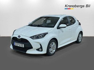 Vit Begagnad 2022 Toyota Yaris Hybrid | 169 500 kr (Bra pris)