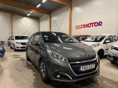Grå Begagnad 2017 Peugeot 208 Halvkombi | 99 900 kr (Marknadspris)