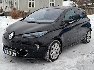 Begagnad Renault Zoe 64 kW (88 HK) 2015 Svart Halvkombi