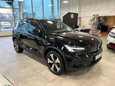 Svart Begagnad 2023 Volvo XC40 Core SUV | 319 900 kr