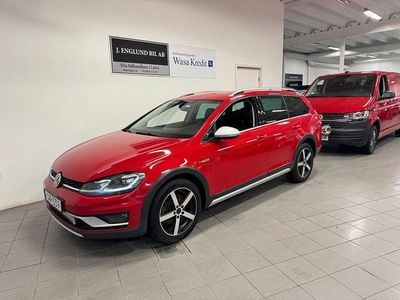 Röd Begagnad 2017 VW Golf Alltrack Kombi | 169 900 kr (Marknadspris)
