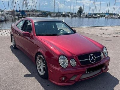 Begagnad Mercedes CLK230 197 HK (144 kW) 2001 Metallic röd Sportkupé