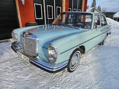 Begagnad Mercedes 250 130 HK (95 kW) 1967
