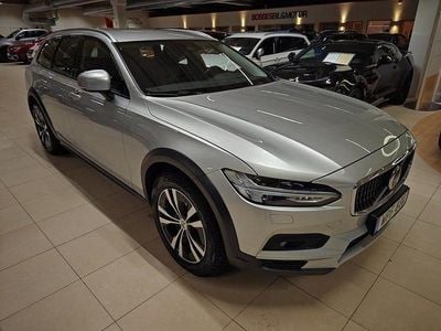 Silver Begagnad 2022 Volvo V90 CC Momentum Kombi | 395 000 kr (Marknadspris)