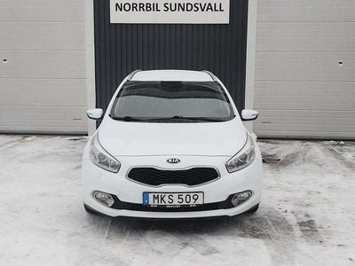 Begagnad Kia Ceed Sportswagon Comfort 128 HK (94 kW) 2014 Vit Kombi