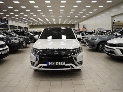Begagnad Mitsubishi Outlander P-HEV 135 HK (99 kW) 2019 Vit SUV