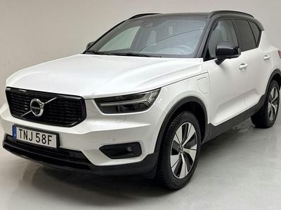 Vit Begagnad 2021 Volvo XC40 R-Design SUV | 289 000 kr (Marknadspris)