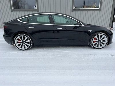 Begagnad 2019 Tesla Model 3 Performance Sedan | 205 000 kr (Bra pris)