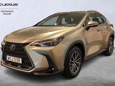 Ljusgrå Begagnad 2025 Lexus NX450h+ Business Edition SUV | 579 000 kr (Bra pris)