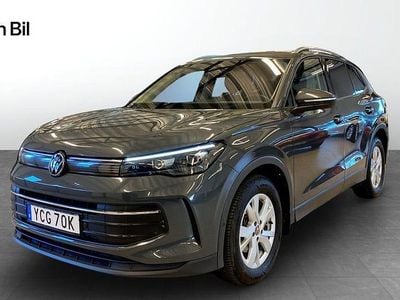 Grå Begagnad 2024 VW Tiguan SUV | 349 900 kr (Marknadspris)