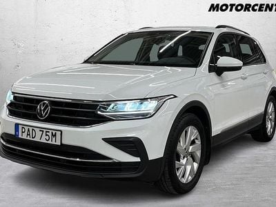 Vit Begagnad 2022 VW Tiguan Life SUV | 289 000 kr (Marknadspris)