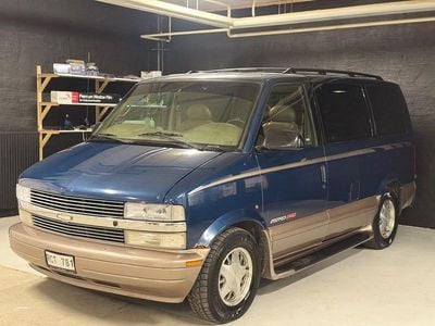 Blå Begagnad 2000 Chevrolet Astro Minibuss | 54 900 kr