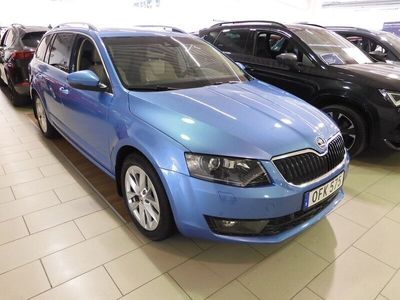 begagnad Skoda Octavia Combi STYLE TDI 110Hk DSG Drag/Värmare