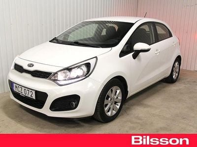 Begagnad Kia Rio 109 HK (80 kW) 2011 Vit Halvkombi