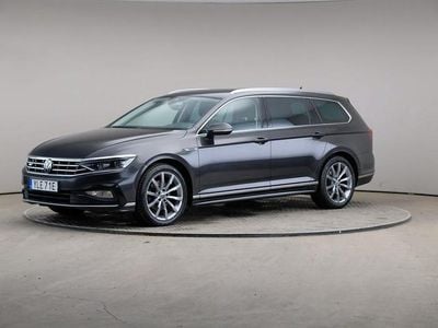 Begagnad VW Passat R-line 200 HK (147 kW) 2022 Mörkgrå Kombi