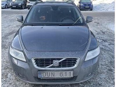Begagnad Volvo V50 Momentum 136 HK (100 kW) 2010 Grå Kombi