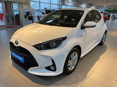 begagnad Toyota Yaris Hybrid 1.5 HSD Active Komfortpaket HÖST 2021, Halvkombi Pris 2 645 kr