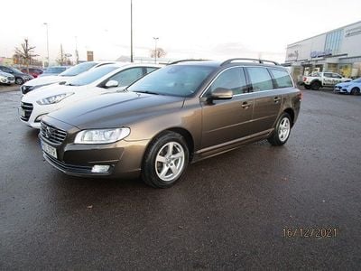 Begagnad Volvo V70 Momentum 181 HK (133 kW) 2016 Brun Kombi