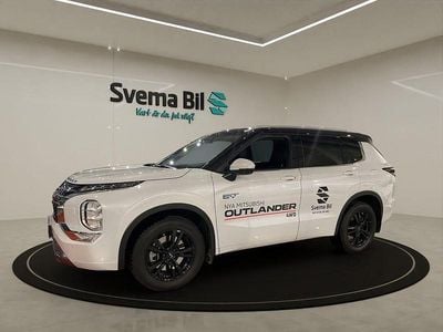 White diamond black roof Begagnad 2025 Mitsubishi Outlander Instyle SUV | 569 700 kr