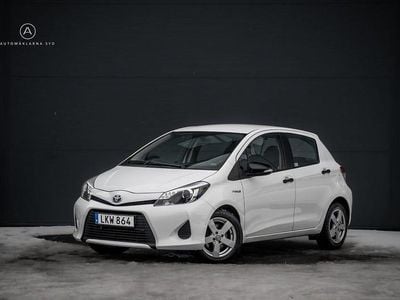 Begagnad Toyota Yaris Hybrid Life 101 HK (74 kW) 2014 Vit