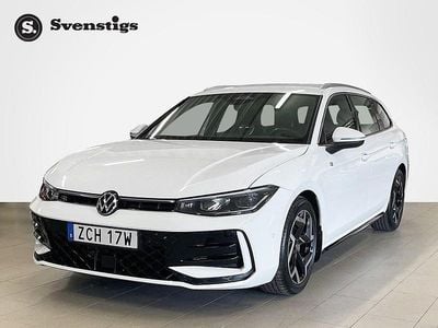 Vit Begagnad 2024 VW Passat R-line Kombi | 374 900 kr (Lite dyr)