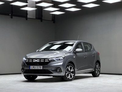Grå Begagnad 2024 Dacia Sandero Halvkombi | 179 900 kr (Marknadspris)