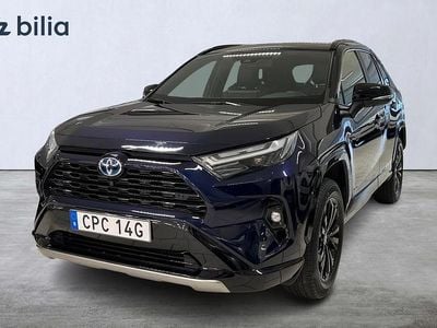 Blå Begagnad 2022 Toyota RAV4 Hybrid Style SUV | 399 900 kr (Marknadspris)