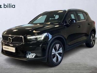 Svart Begagnad 2022 Volvo XC40 Core SUV | 369 900 kr (Marknadspris)