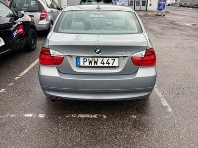 Begagnad BMW 325 197 HK (144 kW) 2007 Sedan