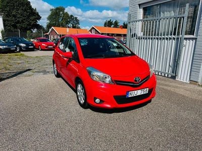 Röd Begagnad 2011 Toyota Yaris Active Halvkombi | 79 900 kr (Lite dyr)