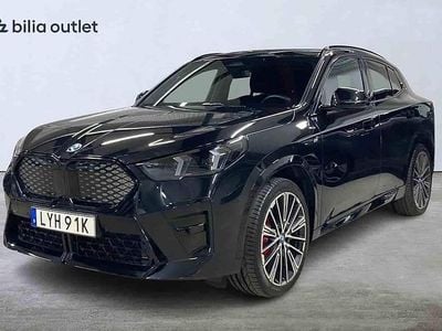 Grå Begagnad 2024 BMW iX2 M Sport SUV | 559 900 kr (Marknadspris)
