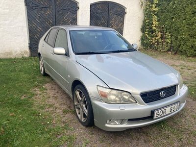 begagnad Lexus IS200 2.0