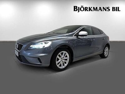 Grå Begagnad 2017 Volvo V40 R-Design Kombi | 194 000 kr (Marknadspris)