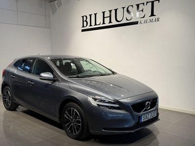 Grå Begagnad 2016 Volvo V40 Momentum Halvkombi | 159 900 kr (Marknadspris)