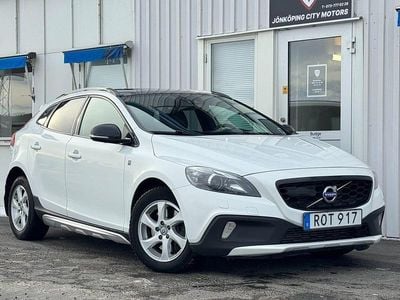 Begagnad Volvo V40 CC Ocean Race 190 HK (139 kW) 2016 Vit Kombi