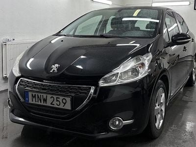 Begagnad Peugeot 208 82 HK (60 kW) 2014 Svart Halvkombi